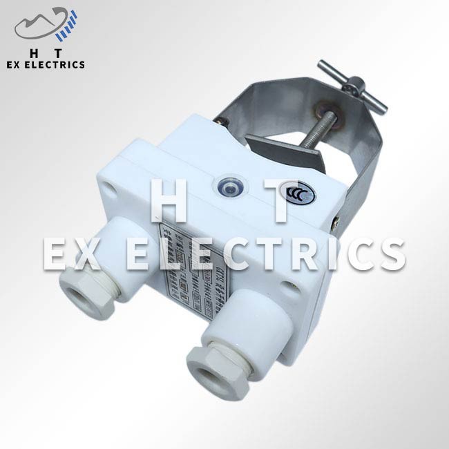 Senzor de pornire/oprire a echipamentelor